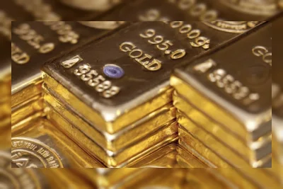 Emas Merosot Usai AS Cabut Waiver Penjualan Minyak Iran