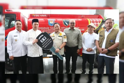 Mendagri Serahkan Kendaraan Tangki Air Multifungsi untuk Pemulihan Pascabencana di Aceh Tengah