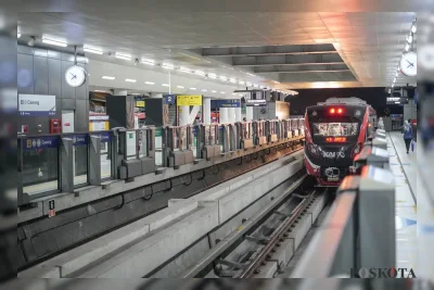 Jakpro Rampungkan Pemasangan Girder Terakhir LRT Jakarta Fase 1B, Target Operasi Agustus