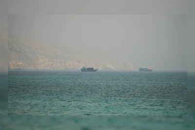 Menteri Iran dan Oman Bahas Selat Hormuz di Tengah Ancaman Trump