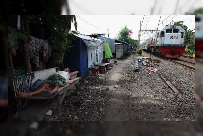 Renovasi Mewah Stasiun Gambir Disorot, Kereta Tua KAI Masih Beroperasi