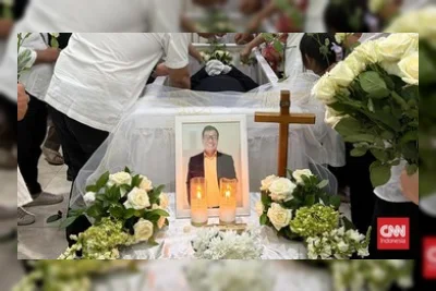 Tangis Istri Temon Pecah di Pemakaman: Sampai Jumpa Sayangku