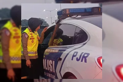 Aksi Humanis Kompol Darmawati, Evakuasi Ibu Hamil 9 Bulan di Tol BSD