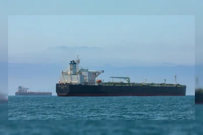 RUU Sanksi Minyak Rusia Targetkan Tarif 100% ke China dan India