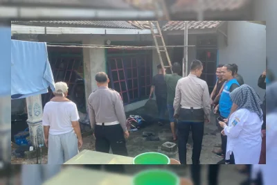 Diduga Korsleting Listrik, Rumah Karyawan Swasta di Serang Terbakar