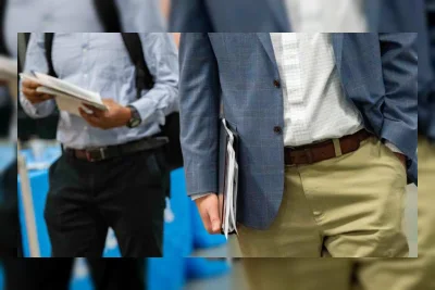 Ratusan Ekonom Desak Antisipasi Dampak AI, Cemas Gelombang PHK