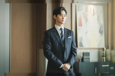 Kembalinya Kim Soo-hyun Sorotkan Nasib Drama 'Knock-Off' di Disney+