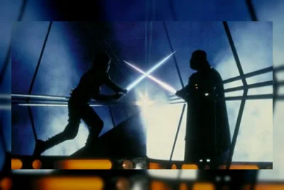 Lightsaber Asli Luke Skywalker dari Star Wars Episode V Terjual Rp64 M