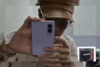 J-Hope BTS Pamerkan Samsung Galaxy Z Fold8 Jelang Peluncuran