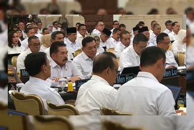 Sidang Kabinet: Prabowo Ungkap Ratusan Masalah Terselesaikan dan Capaian 1 T