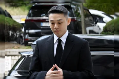 Yoo Ah-in Isyaratkan Kembali Berakting di Tengah Pembicaraan Kontrak dengan Galaxy
