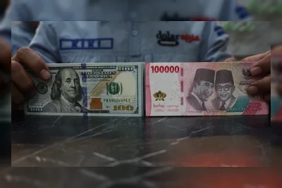 Rupiah Terus Melemah, Tembus Rp18.100/US$ Pagi Ini