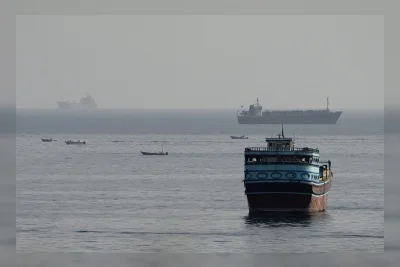 Iran dan Oman Maju dalam Rencana Buka Kembali Selat Hormuz