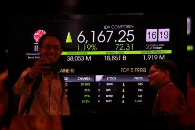 IHSG Ditutup Menguat 0,5% ke 6.351, Didorong Pertumbuhan Ekonomi Kuartal II