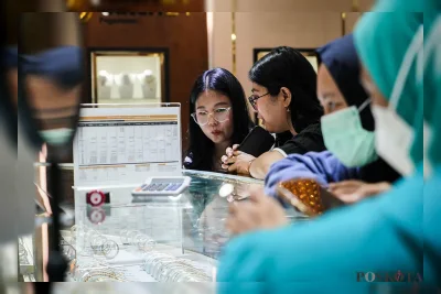 Harga Emas Perhiasan 24K Hari Ini 8 Agustus 2026, Stagnan di Angka Rp2,3 Juta per Gram