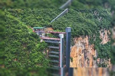 Lift Tebing 288 Meter di China Pangkas Waktu Tempuh Anak Sekolah