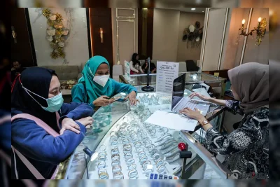 Harga Emas Perhiasan Hari Ini 11 Agustus 2026 Stagnan di Rp2,365 Juta per Gram