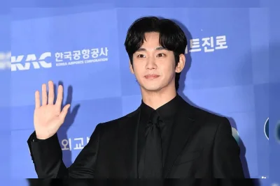 Kim Soo-hyun Akan Tampil Publik Pertama Kali Setelah Setahun Lebih