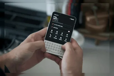 Minimal Phone 2 Ganti Layar E-Ink dengan OLED 3,92 Inci, Keyboard QWERTY Tetap Ada