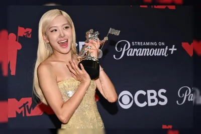 Rosé Minta Maaf ke BLINK Usai Perayaan 10 Tahun BLACKPINK Tuai Kritik