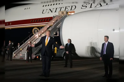 Trump Akui Pesawat yang Ditumpanginya Lebih Berisiko dalam Pergantian Pesawat Rahasia