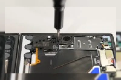 Hasil Bongkar Galaxy Z Fold8: Skor Repairability 4/10, Layar Lipat Masih Sulit Diganti