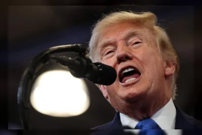 Trump Klaim Akan Jadikan Selat Hormuz Wilayah AS