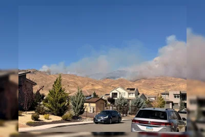 Kebakaran Hutan Dekat Reno, Nevada Meluas, 90.000 Orang Diungsikan