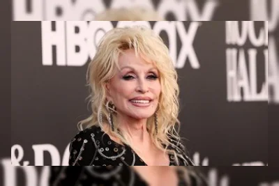 Trump Perintahkan Bendera Setengah Tiang untuk Hormati Dolly Parton
