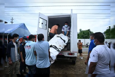 Banjir Nepal: Kota Hilir Kewalahan Tangani Ratusan Jenazah