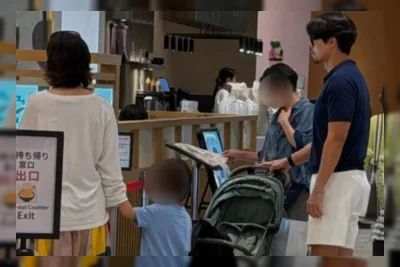 Hyun Bin dan Son Ye-jin Terlihat Liburan Keluarga di Tokyo Bersama Putra