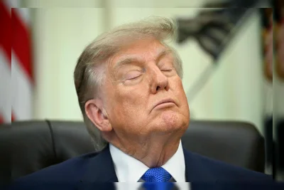 Trump Ancam Hentikan Perdagangan dengan Negara yang Defisit Jika The Fed Tak Pangkas Suku Bunga