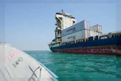 Iran Klaim Serang Kapal AS di Selat Hormuz, AS Belum Konfirmasi