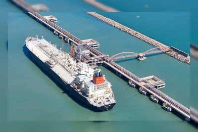 Kapal Kargo Terbakar di Pelabuhan Qingdao, 20 Tewas dan 5 Hilang