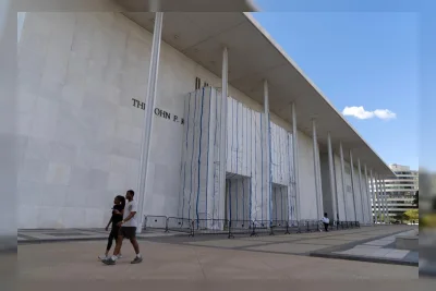 Dewan Kennedy Center Akan Voting, Nama Trump Disebut Penentu Kelangsungan