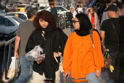 Iran Ragu Tegakkan Aturan Hijab di Tengah Perang dan Tekanan Ekonomi