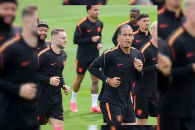 Van Dijk Bantah Pengaruh Taktik di Timnas Belanda: Itu Omong Kosong
