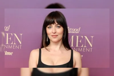 Dakota Johnson Ungkap Alasan Senang Terlibat Klip Taylor Swift