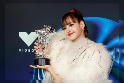 Dolly Parton Dihormati, Madonna Buka Panggung, Lisa Menang di MTV VMA 2026
