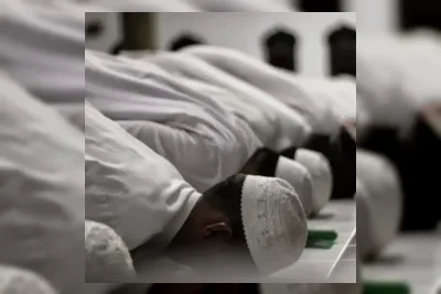 Tuntunan Al-Qur'an dan Hadis: Jaga Salat Lima Waktu serta Zakat