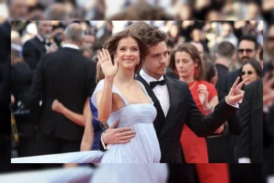Barbara Palvin Melahirkan Anak Pertama, Dylan Sprouse Jadi Ayah
