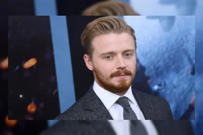Charlie Higson Coret Jack Lowden dari Bursa James Bond, Ini Alasannya