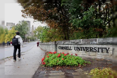 Gedung Cornell Dicoret-coret, Protes Respons Kampus atas Dugaan Pemerkosaan Berjamaah