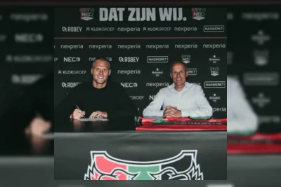 NEC Nijmegen Rekrut Mitchel Bakker, Bek Serbabisa Bebas Transfer