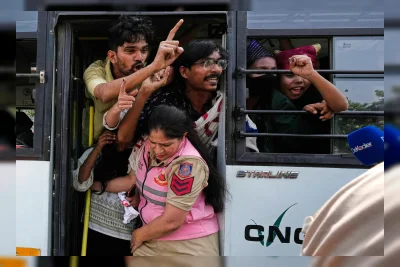 India Gagalkan Aksi Protes Pemuda Menentang Revisi Daftar Pemilih