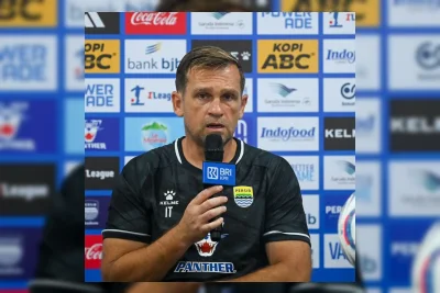 Tolic Soroti Dua Kesalahan Persib yang Berujung Gol Dewa United