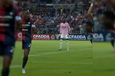 Insiden Yerry Mina Warnai Laga Cagliari Kontra Juventus