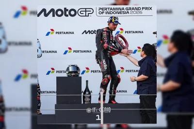 Trofi MotoGP Mandalika 2026 Diserahkan Erick Thohir kepada Bezzecchi