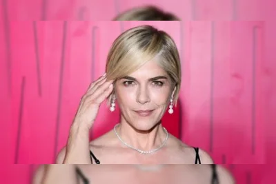 Selma Blair Didakwa Serang Polisi dan Nakes Usai Insiden di Pesawat