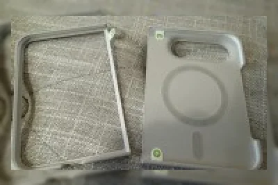 Casing Silikon Resmi iPhone Duo Wajib Pakai Perekat, Ini Masalahnya